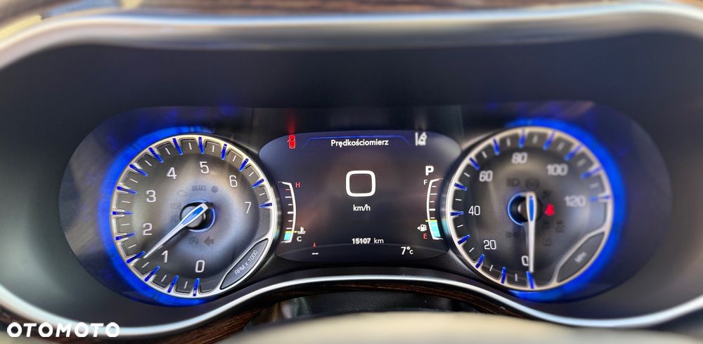 Chrysler Pacifica - 28