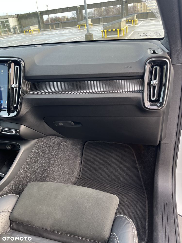 Volvo XC 40 T5 AWD R-Design - 22