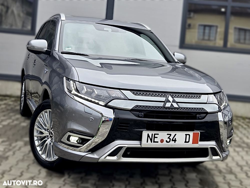 Mitsubishi Outlander - 1