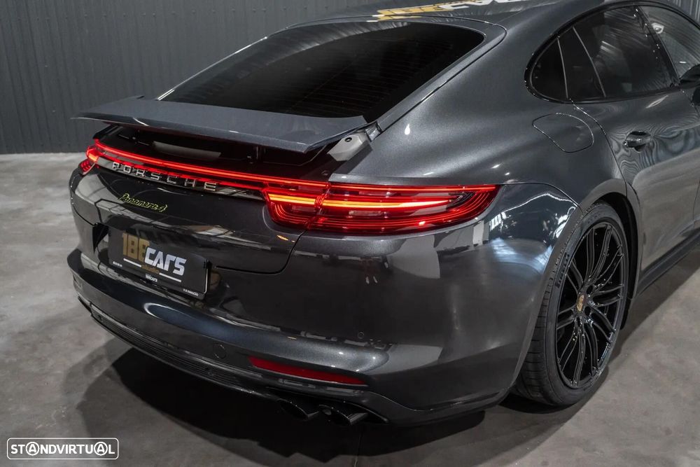 Porsche Panamera 4 E-Hybrid - 48