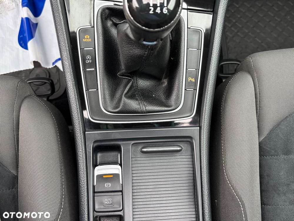 Volkswagen Golf 2.0 TDI (BlueMotion Technology) Highline - 16