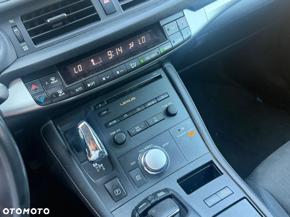 Lexus CT 200h Prestige - 16