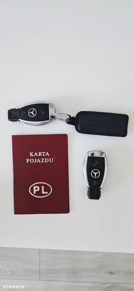 Mercedes-Benz Klasa C 180 CGI Automatik BlueEFFICIENCY - 34
