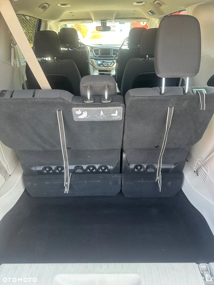 Chrysler Pacifica - 15