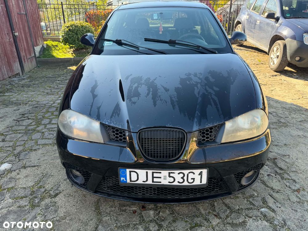 Seat Ibiza 2004 photo 2