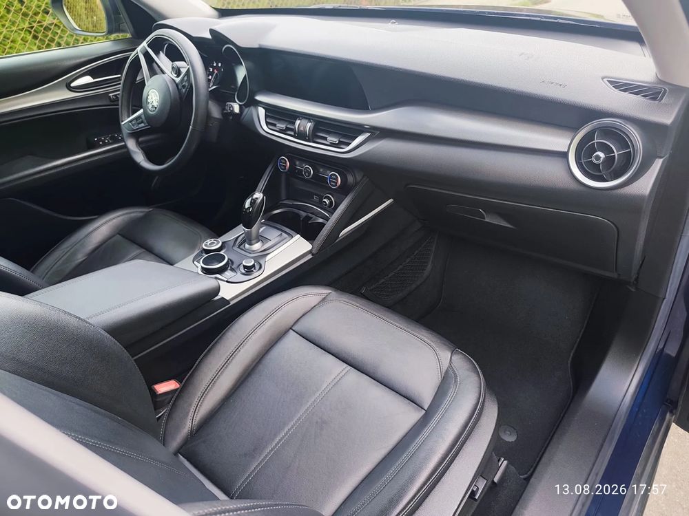 Alfa Romeo Stelvio 2.0 Turbo 16V AT8-Q4 Veloce - 13