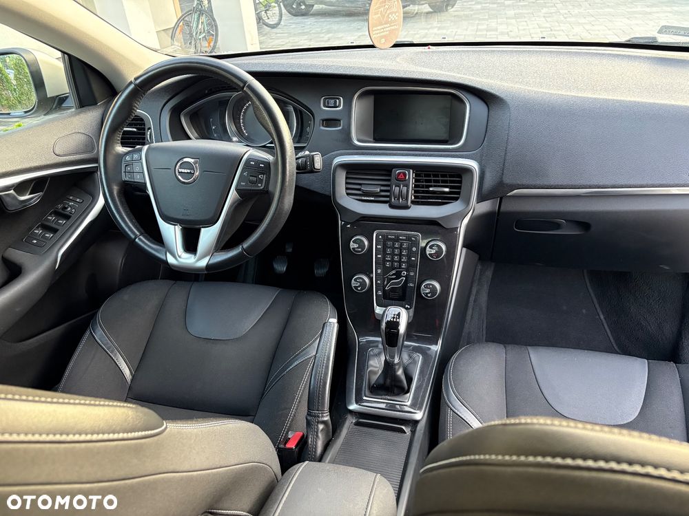 Volvo V40 D2 - 9