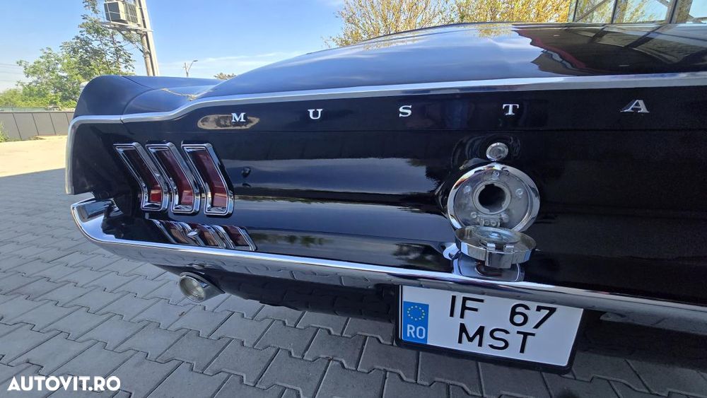 Ford Mustang - 1