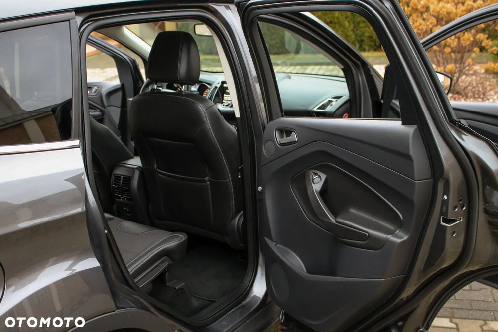 Ford Kuga 2.0 TDCi FWD Titanium - 25