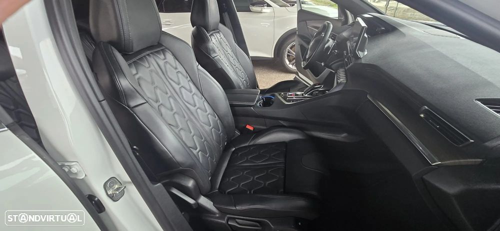 Peugeot 3008 1.6 Hybrid4 GT Pack e-EAT8 - 42