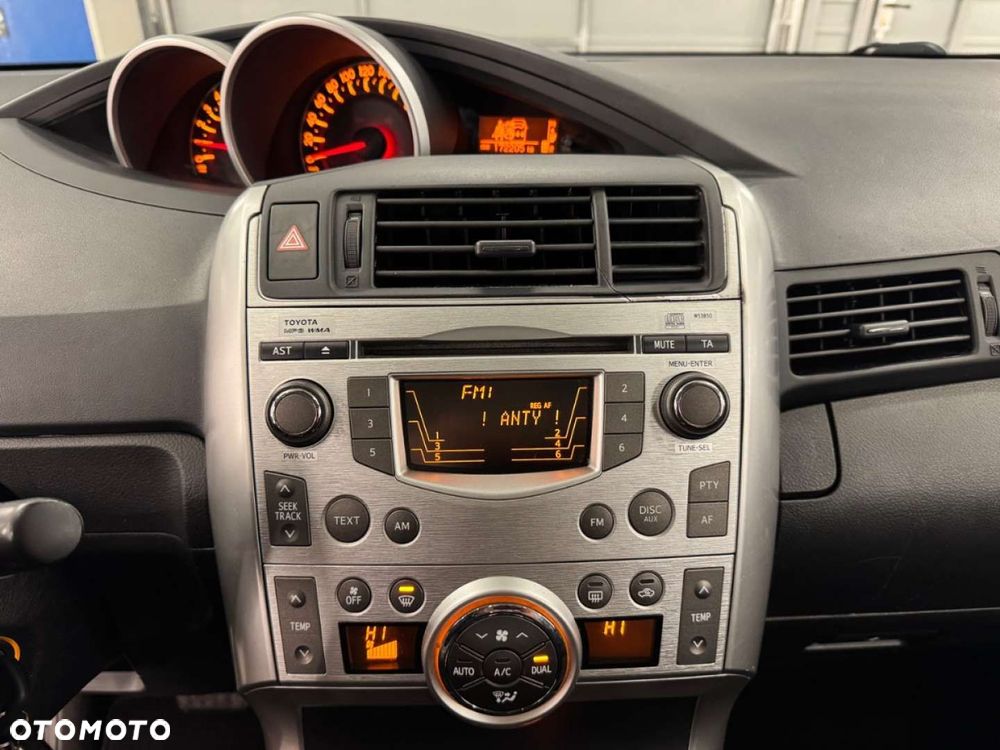 Toyota Verso - 40