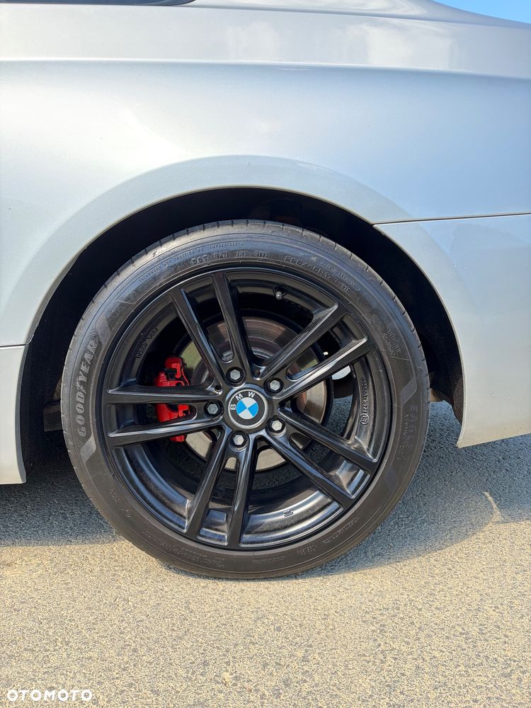 BMW Seria 3 320i - 6