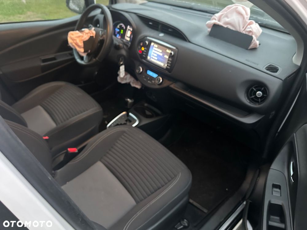 Toyota Yaris 1.5 VVT-i Team Deutschland - 22