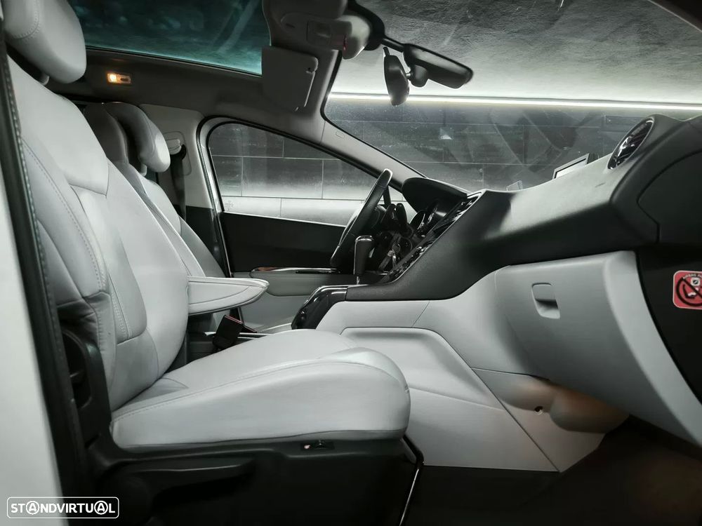 Peugeot 5008 1.6 E-HDi 5L Allure 2-Tronic - 26