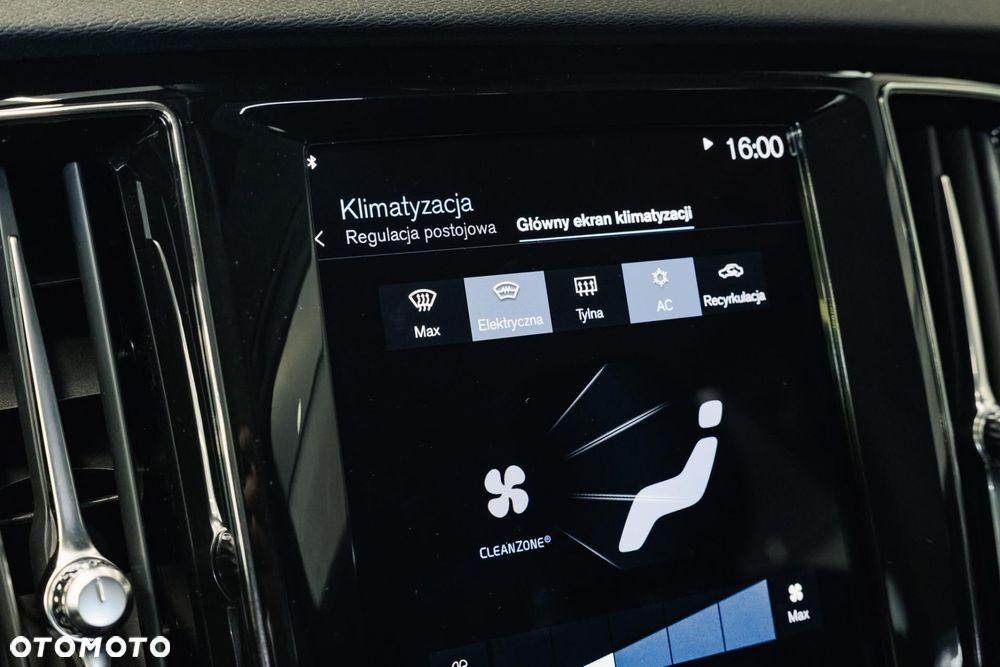 Volvo V60 B4 D Momentum Pro - 23