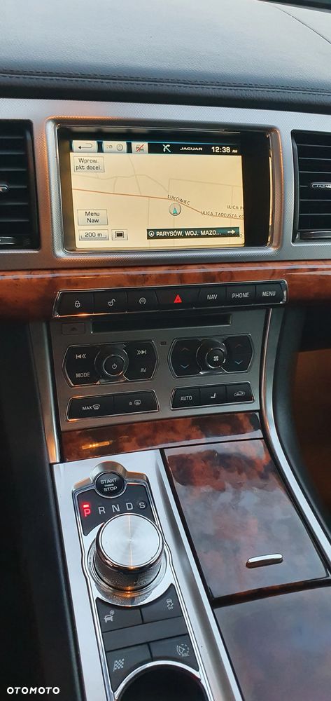 Jaguar XF - 18
