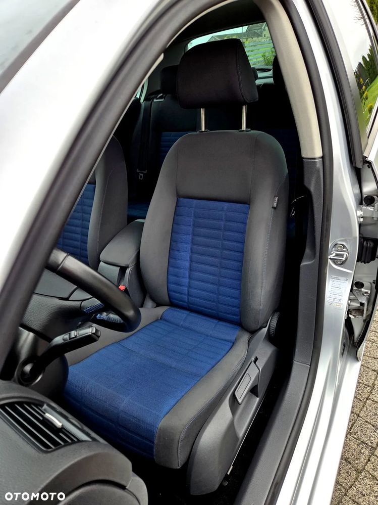 Volkswagen Golf - 16