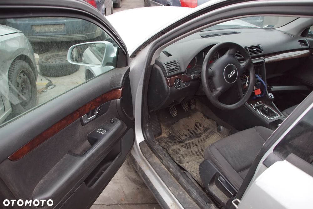 Auto na części - Audi A4 B6 1.9 TDI 131 KM AWX FEC LY7W 2001R Silnik Skrzynia Drzwi Maska Błotnik Klapa Zderzak Lampa Lusterko Klamka Szyba Deska Kokpit Sterownik Moduł Czujnik Licznik Panel Kierownica - 9