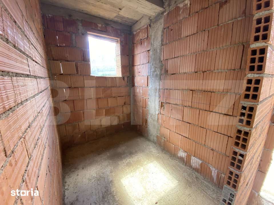 Casa familiala la rosu in suprafat utila de 199 mp si 400 mp teren - Imagine principală: 3/19