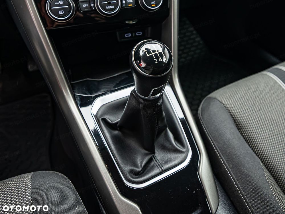 Volkswagen T-Roc - 19