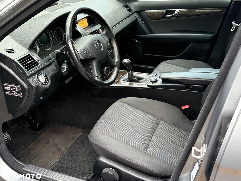 Mercedes-Benz Klasa C 180 Kompressor BlueEFFICIENCY Elegance - 33