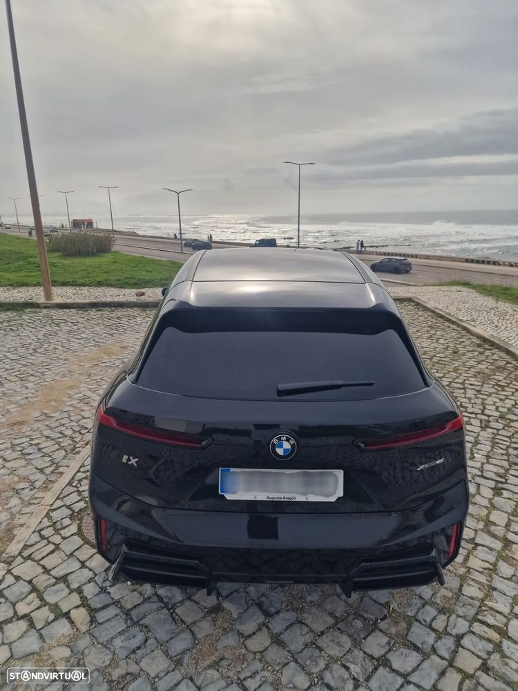 BMW iX xDrive45 - 9