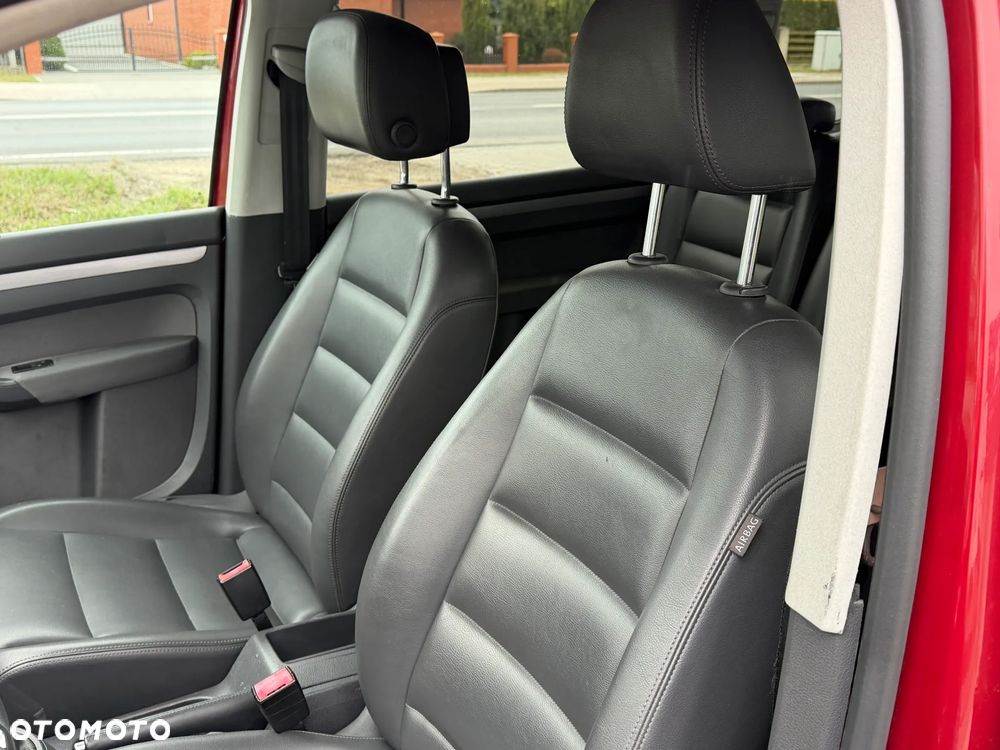 Volkswagen Touran - 13