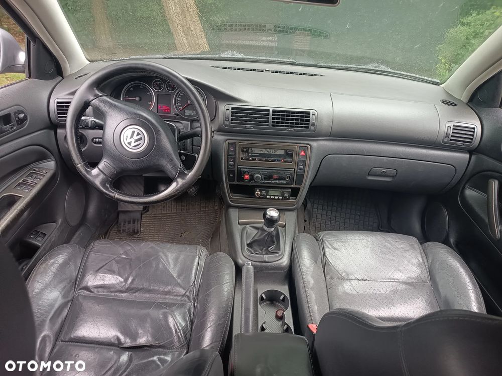 Volkswagen Passat 1.9 TDI Comfortline - 4