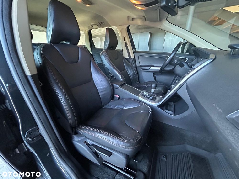 Volvo XC 60 D4 AWD Momentum - 13