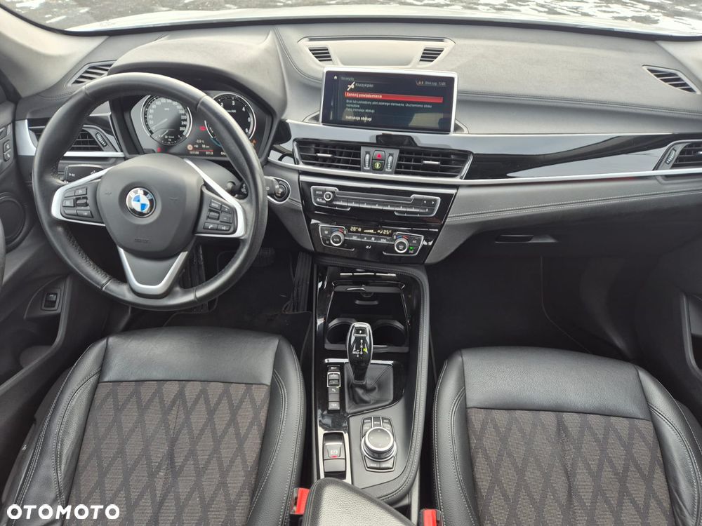 BMW X1 xDrive18d xLine - 11