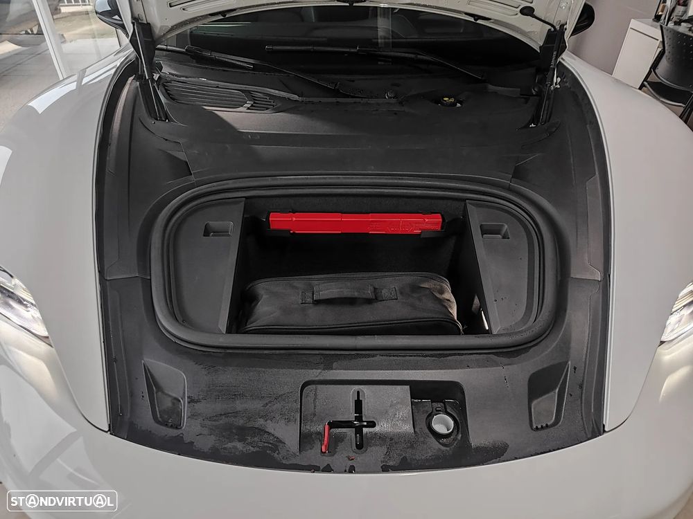 Porsche Taycan Cross Turismo 4 - 22