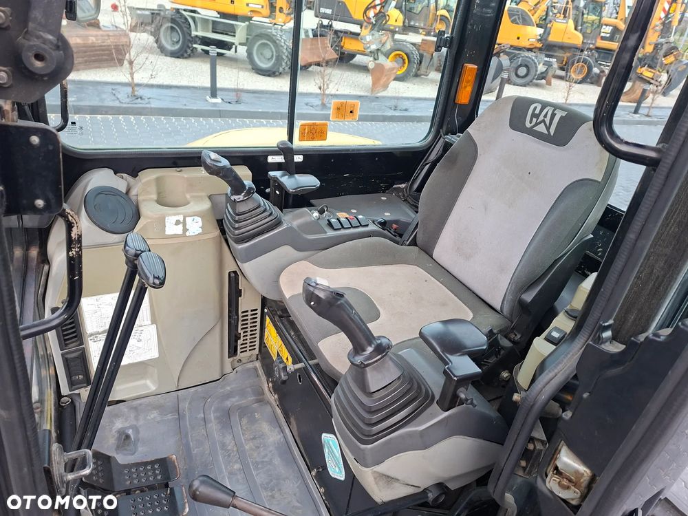 Caterpillar CAT 303.5C - 2