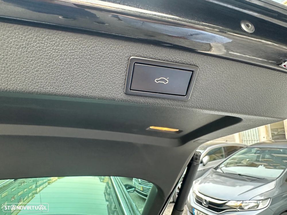 Skoda Superb Break 2.0 TDI Laurin&Klement DSG - 11