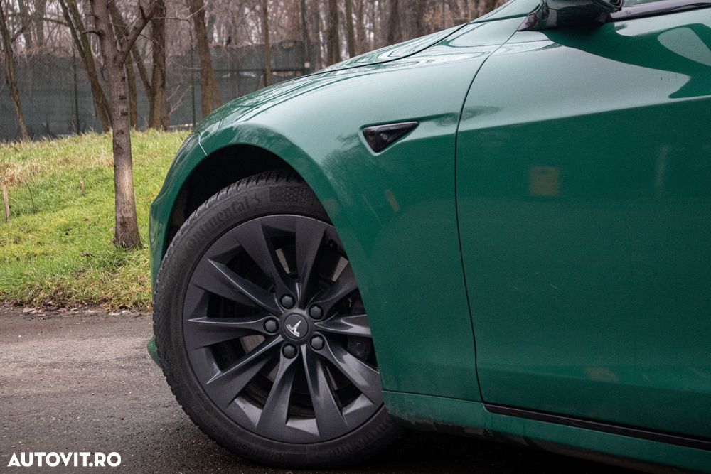Tesla Model S - 10