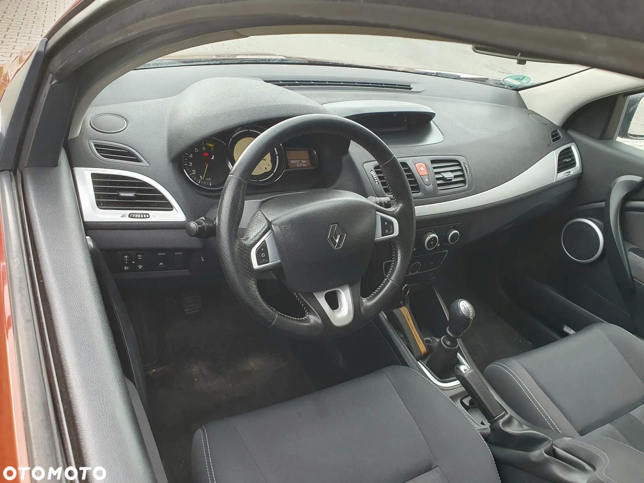 Renault Megane Coupe TCe 130 Bose Edition - 15