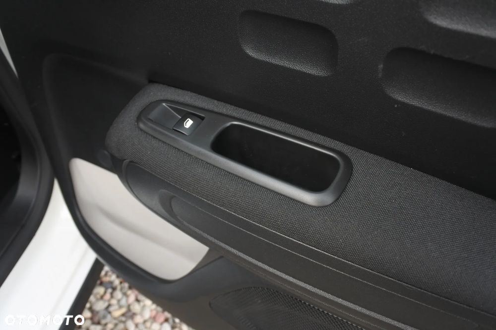 Citroën C3 Pure Tech 82 SHINE - 19