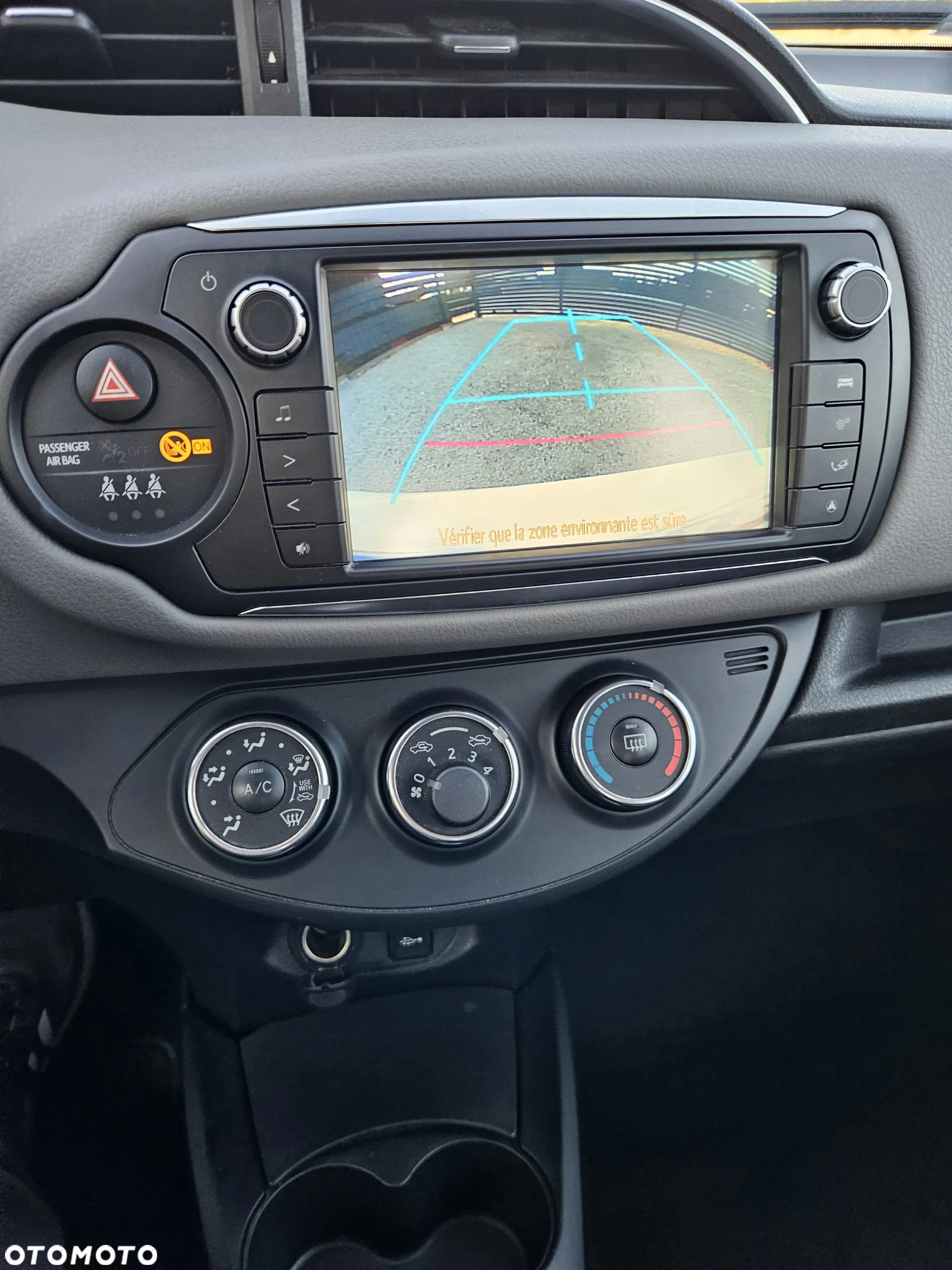Toyota Yaris 1.4 D-4D Premium - 11