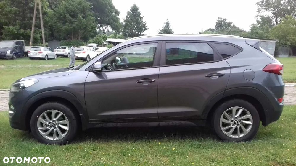 Hyundai Tucson 2.0 CRDI BlueDrive Style 2WD - 4