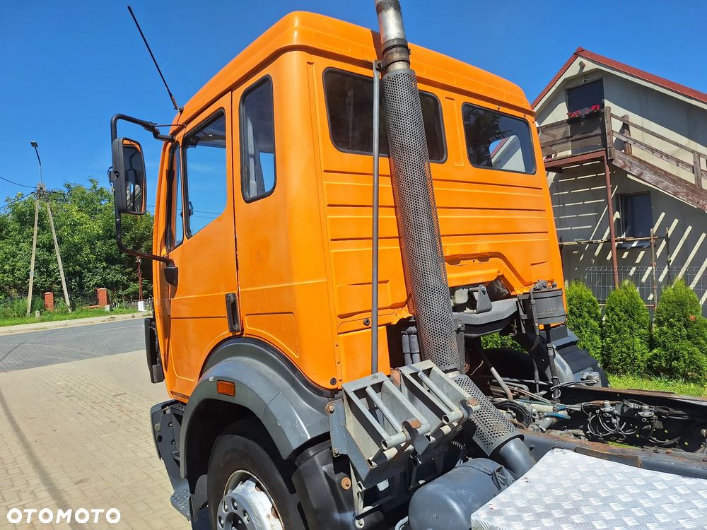 Mercedes-Benz SK 1824 - 35