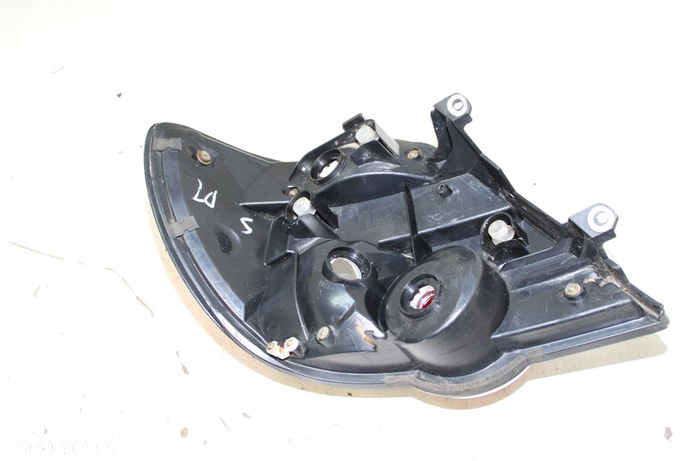 SUBARU IMPREZA II KOMBI LAMPA PRAWA TYŁ TYLNA - 10