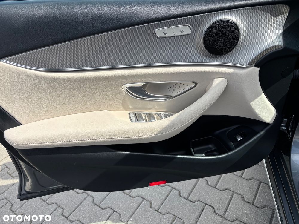 Mercedes-Benz Klasa E 220 d 9G-TRONIC Exclusive - 11