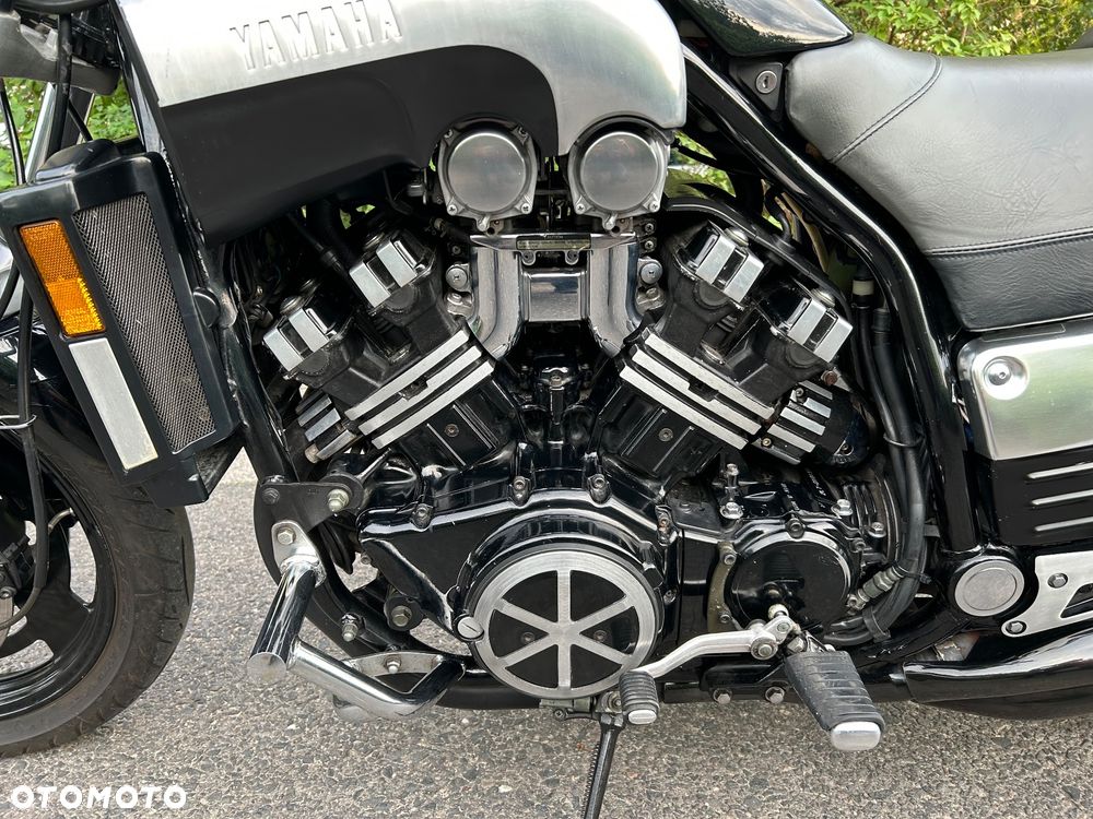 Yamaha V-MAX - 10