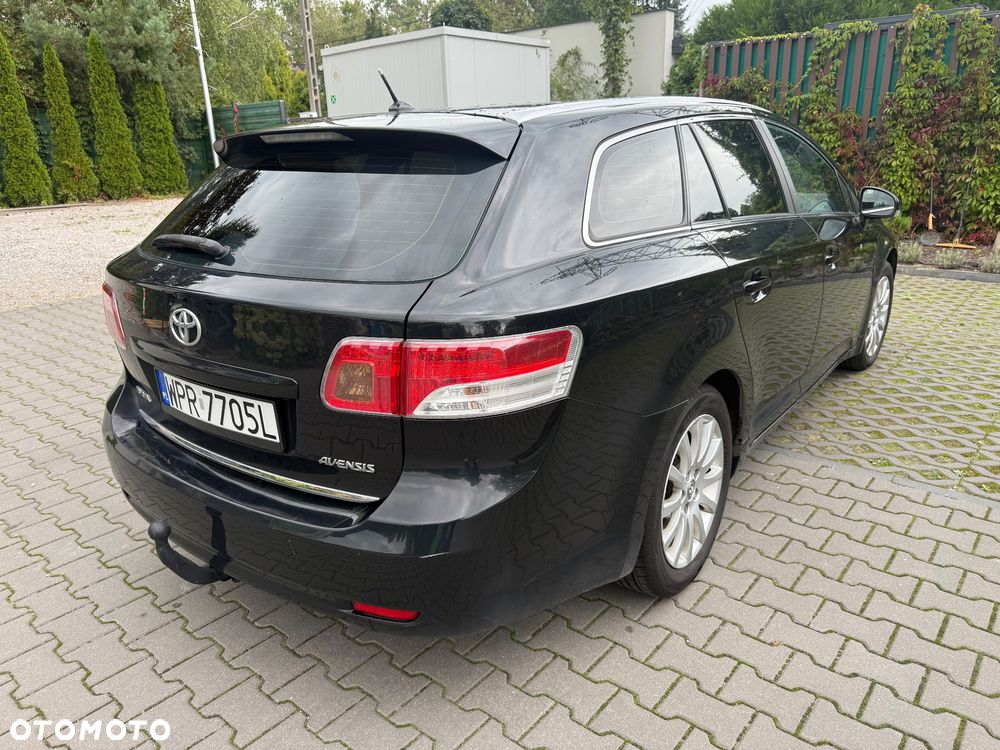 Toyota Avensis - 4
