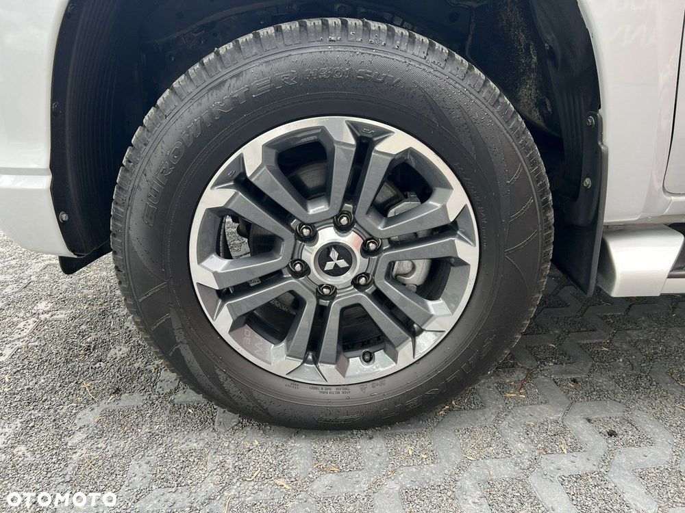 Mitsubishi L200 2.2 d DC Instyle Plus - 12