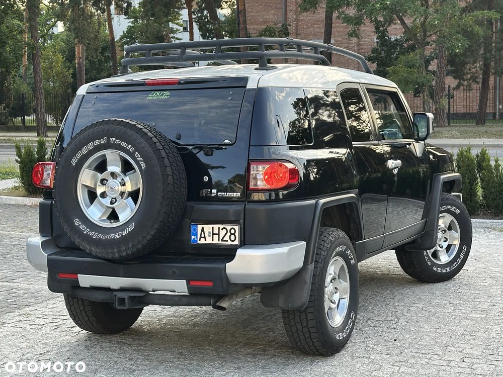 Toyota FJ Cruiser 4.0 4x4 - 16