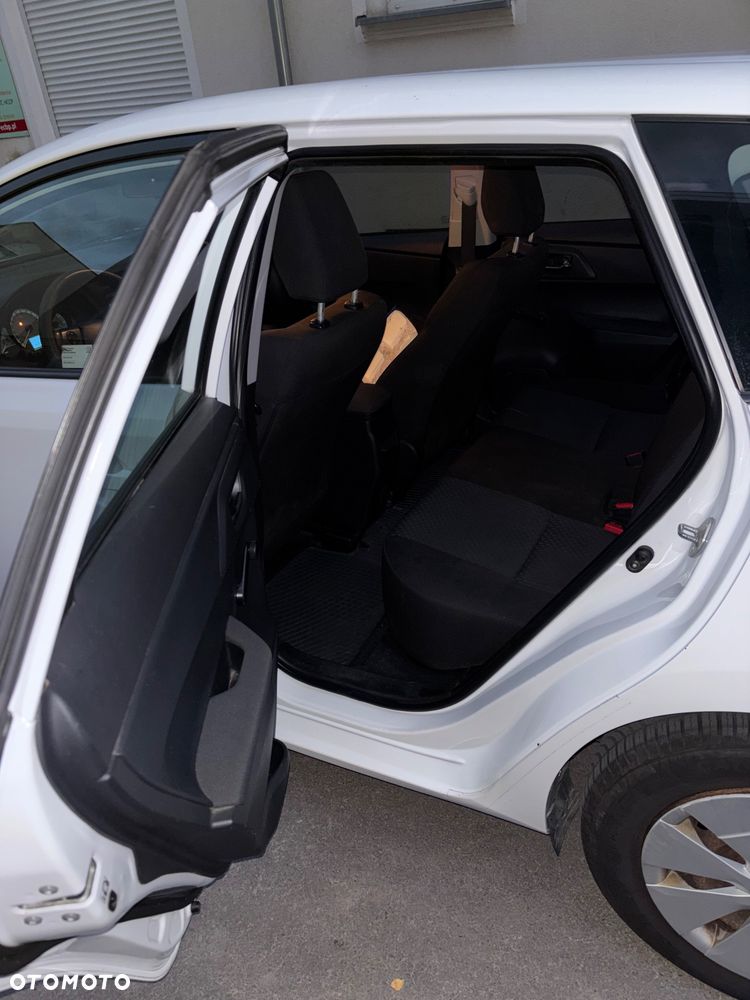 Toyota Auris - 12