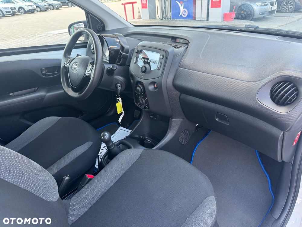 Toyota Aygo x - 8