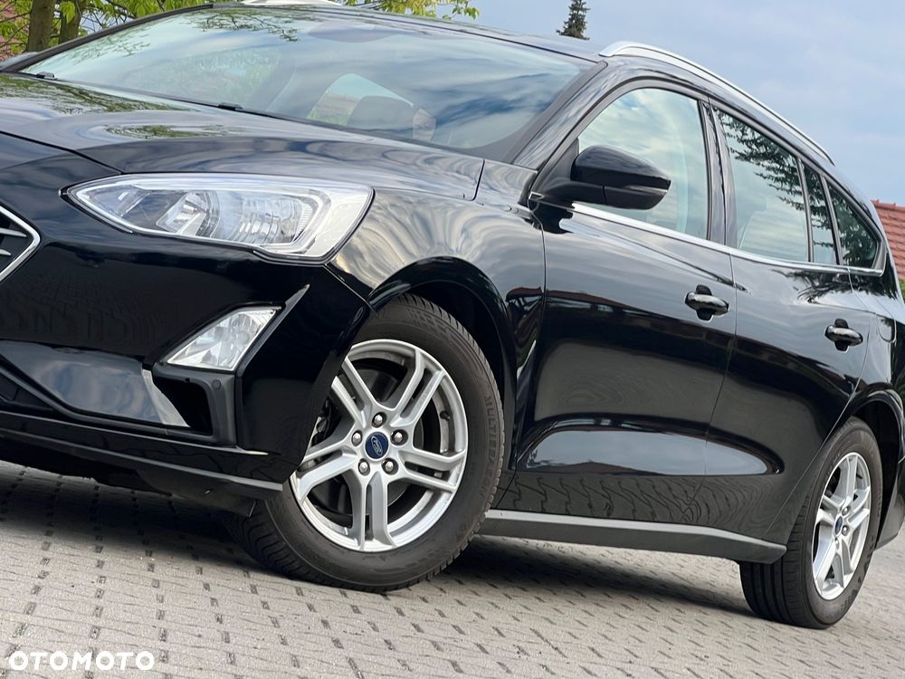 Ford Focus SW 1.0 EcoBoost Titanium - 17