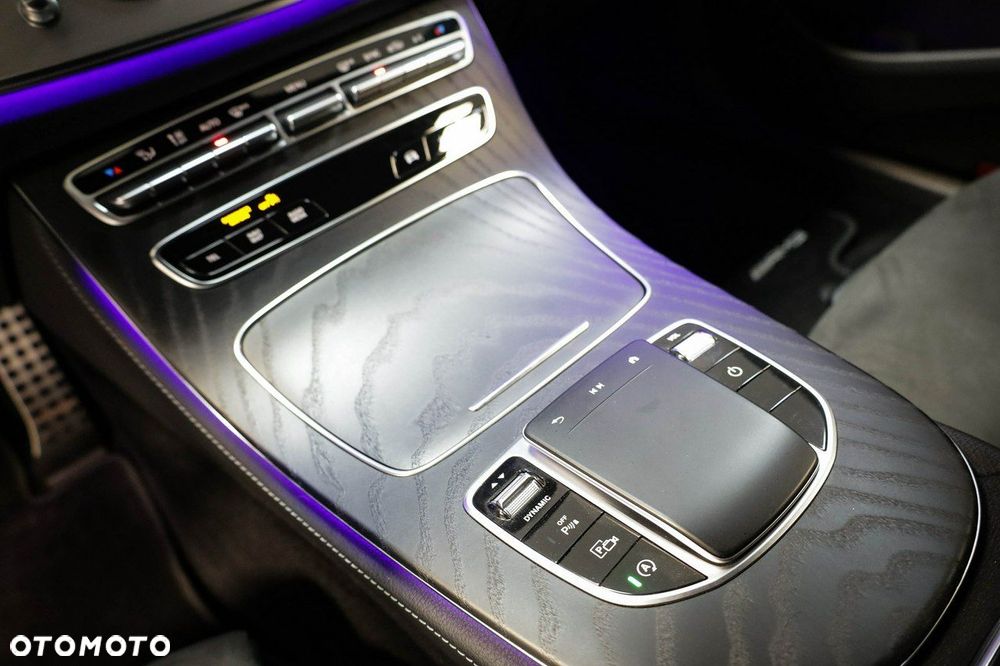 Mercedes-Benz Klasa E - 22