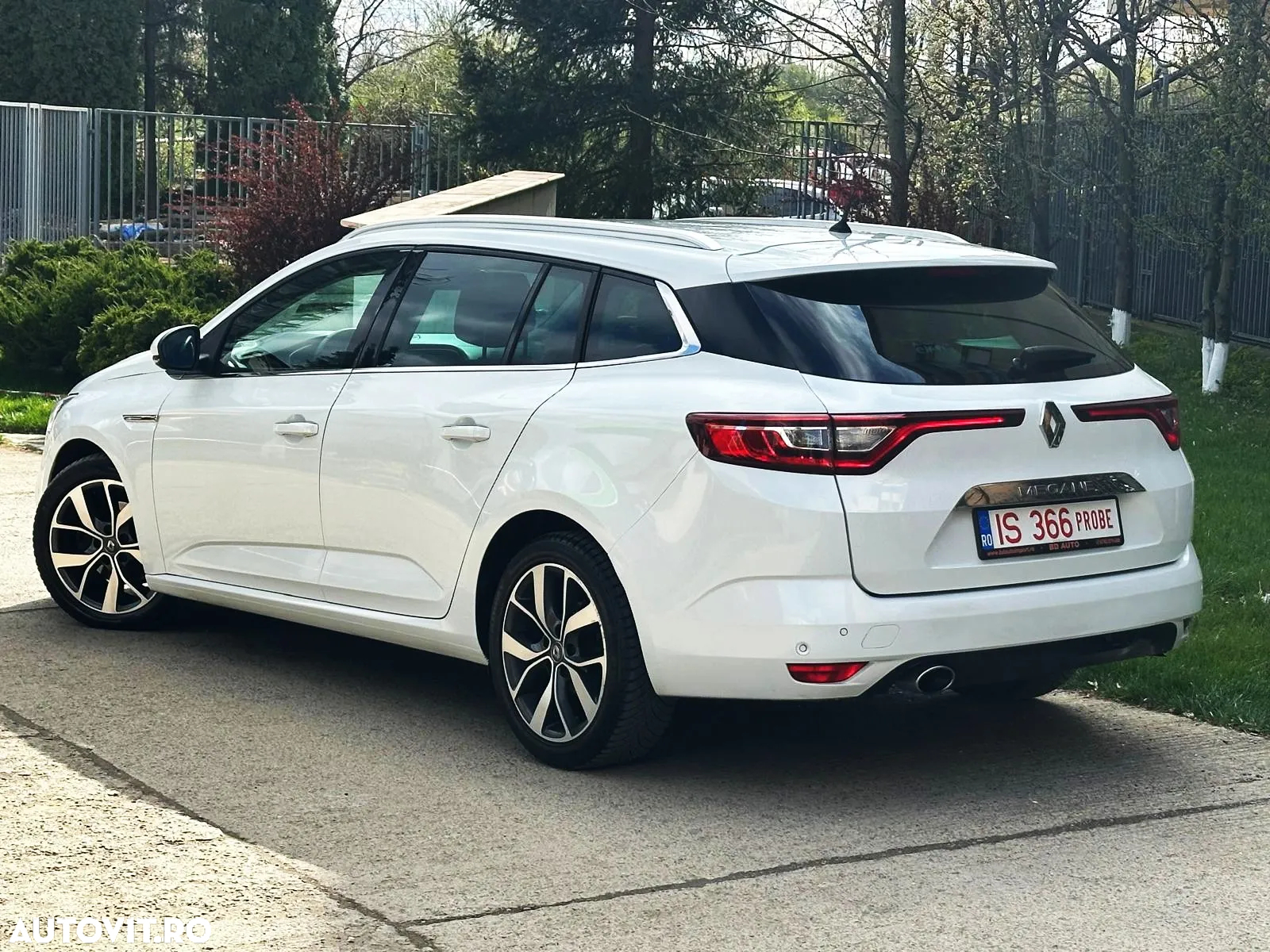 Renault Megane ENERGY dCi 130 BOSE EDITION - 3